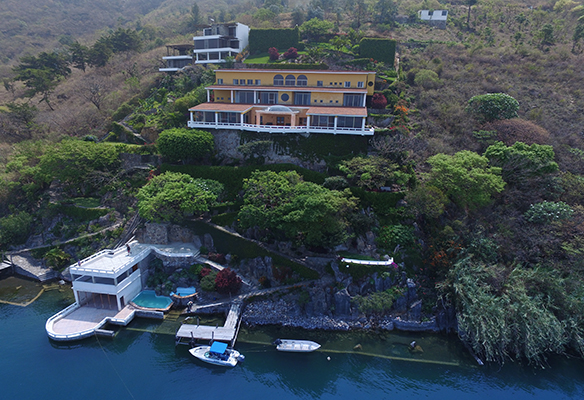 Extraordinary Lakefront Home with Pool and Breathtaking Views of Atitlán for Sale