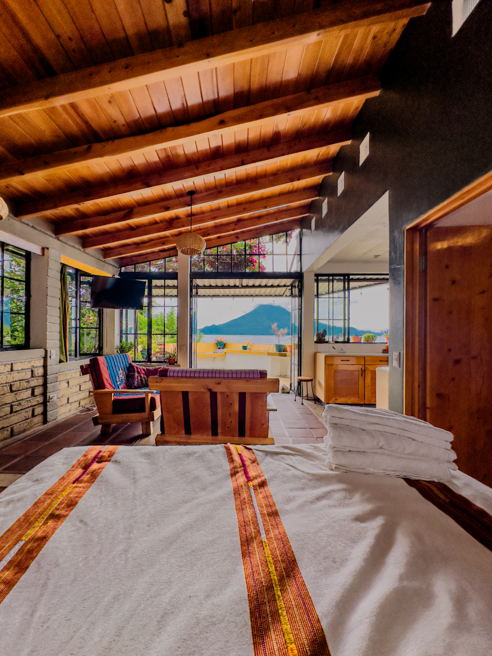 Bed view One of a kind 5 volcanoes view for sale Santa Cruz La Laguna