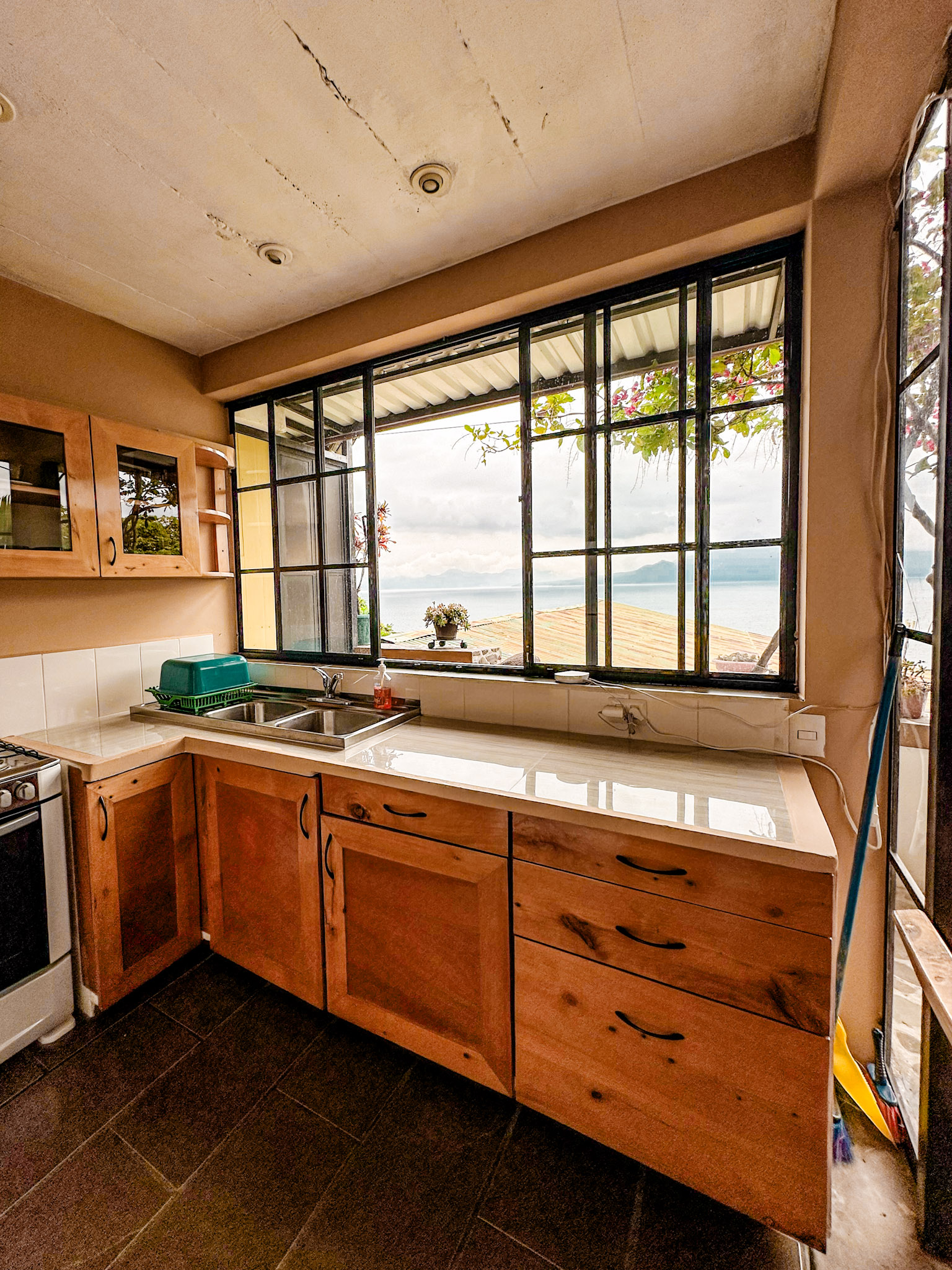 Kitchen 1 One of a kind 5 volcanoes view for sale Santa Cruz La Laguna