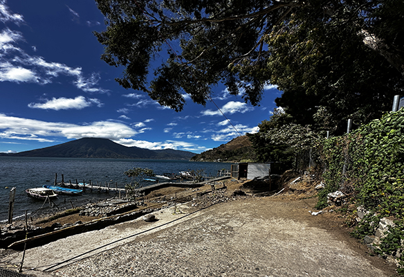 Rare lake front lot to develop facing South and volcanoes