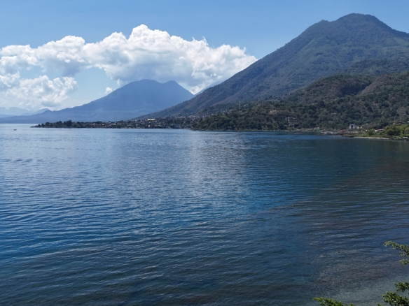 Lot waterfront close to San Juan La Laguna on the road for sale