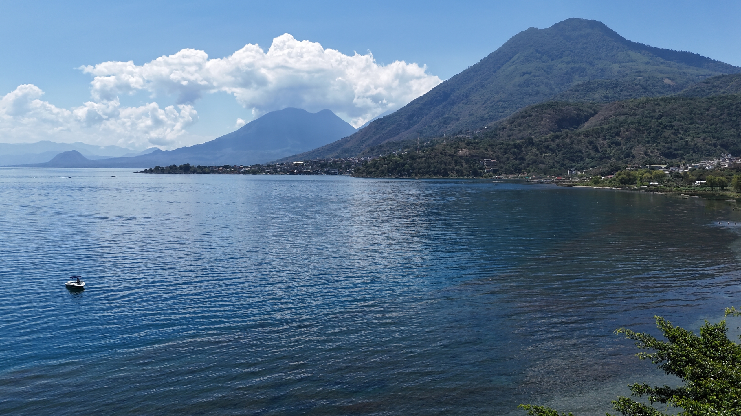 default Lot waterfront close to San Juan La Laguna on the road for sale