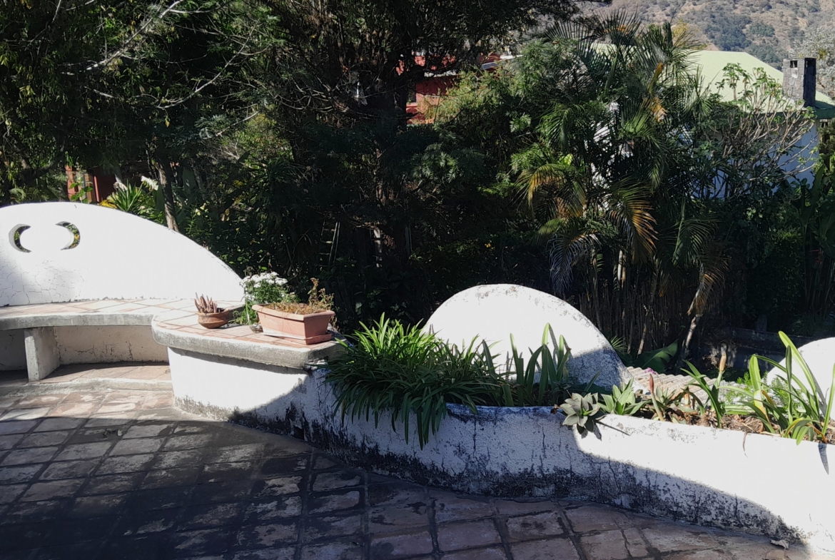 Waterfront Renovation Opportunity Outside Santiago Atitlán for sale