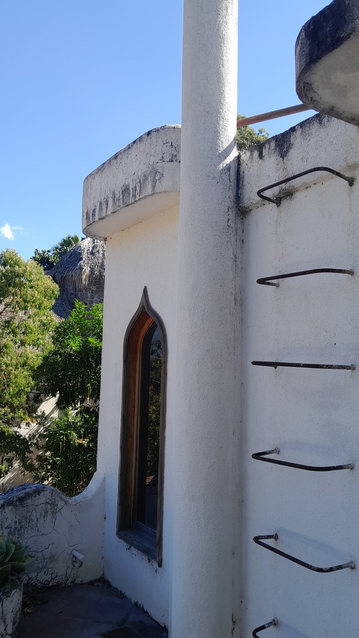 Waterfront Renovation Opportunity Outside Santiago Atitlán for sale