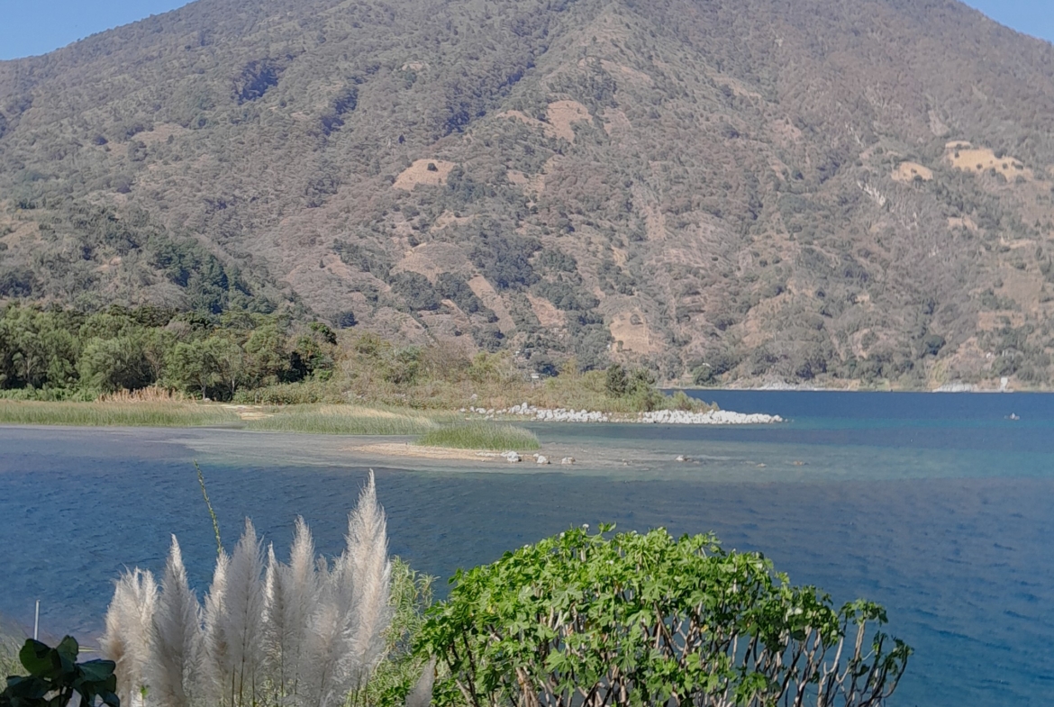 Waterfront Renovation Opportunity Outside Santiago Atitlán for sale