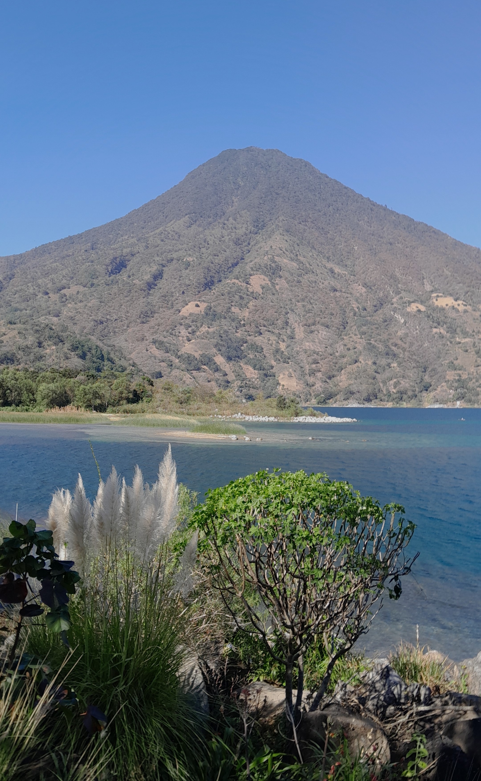 Waterfront Renovation Opportunity Outside Santiago Atitlán for sale