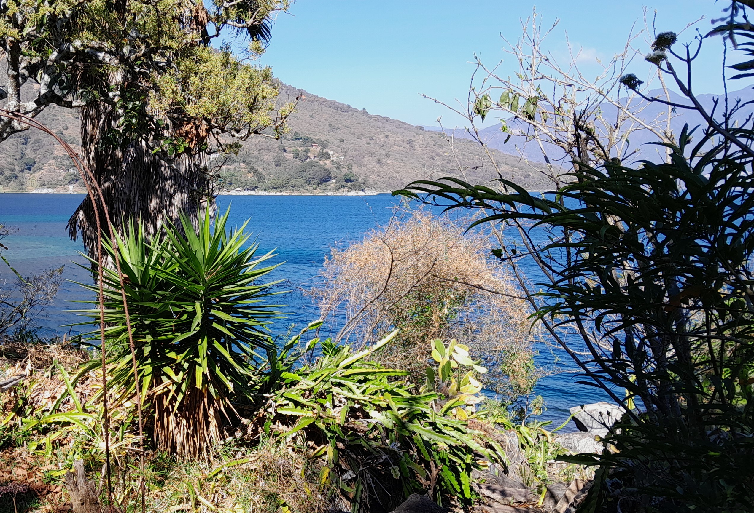 Waterfront Renovation Opportunity Outside Santiago Atitlán for sale