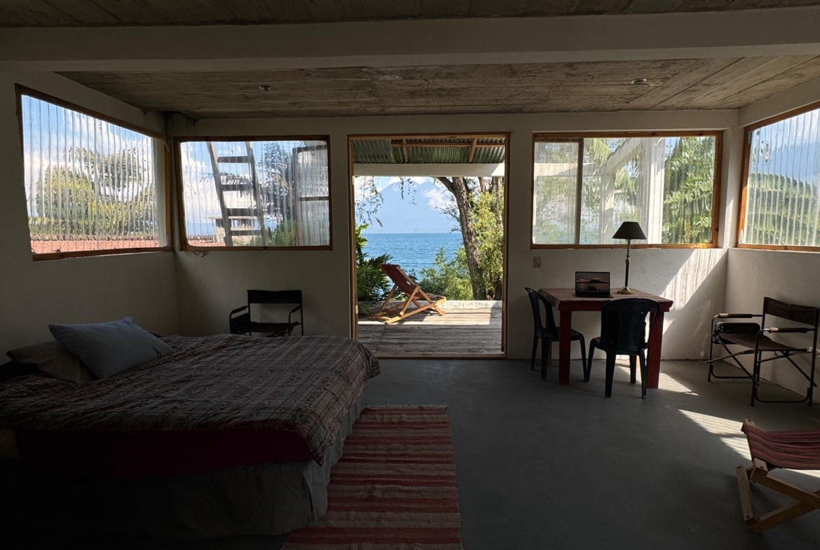 Best views 2 units, waterfront, great income