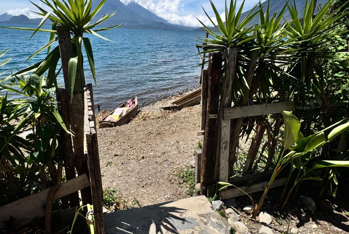 Best views 2 units, waterfront, great income