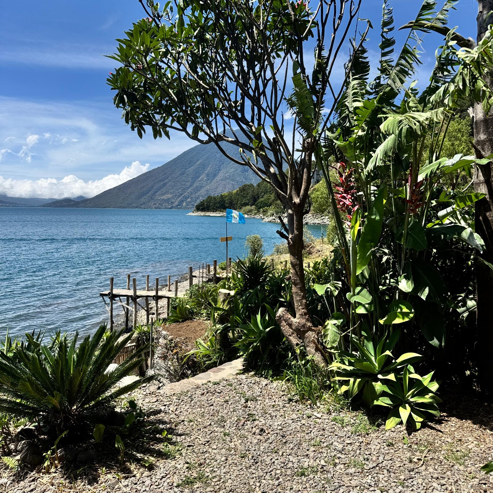 Best views 2 units, waterfront, great income