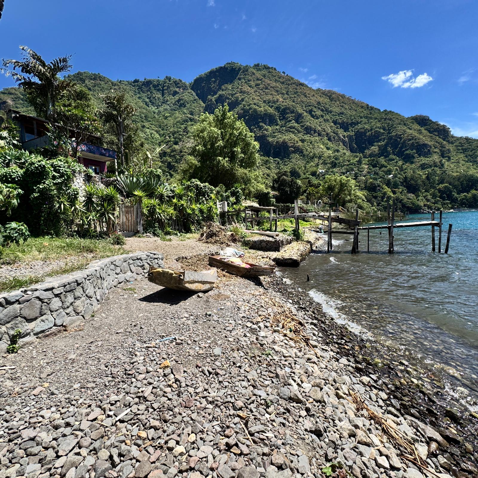 Best views 2 units, waterfront, great income