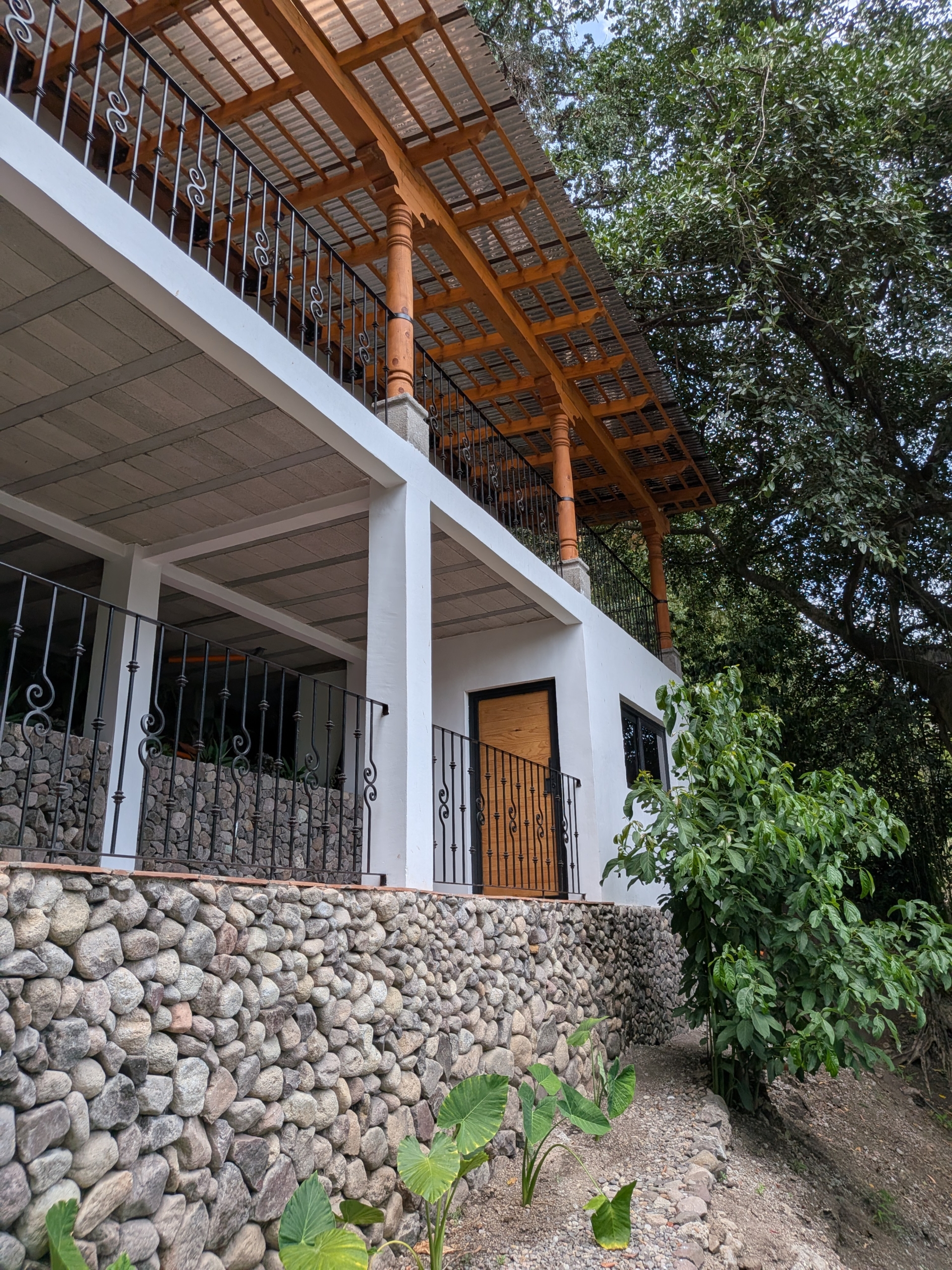 Scott front view New house, volcano and lake view close to San Marcos La Laguna