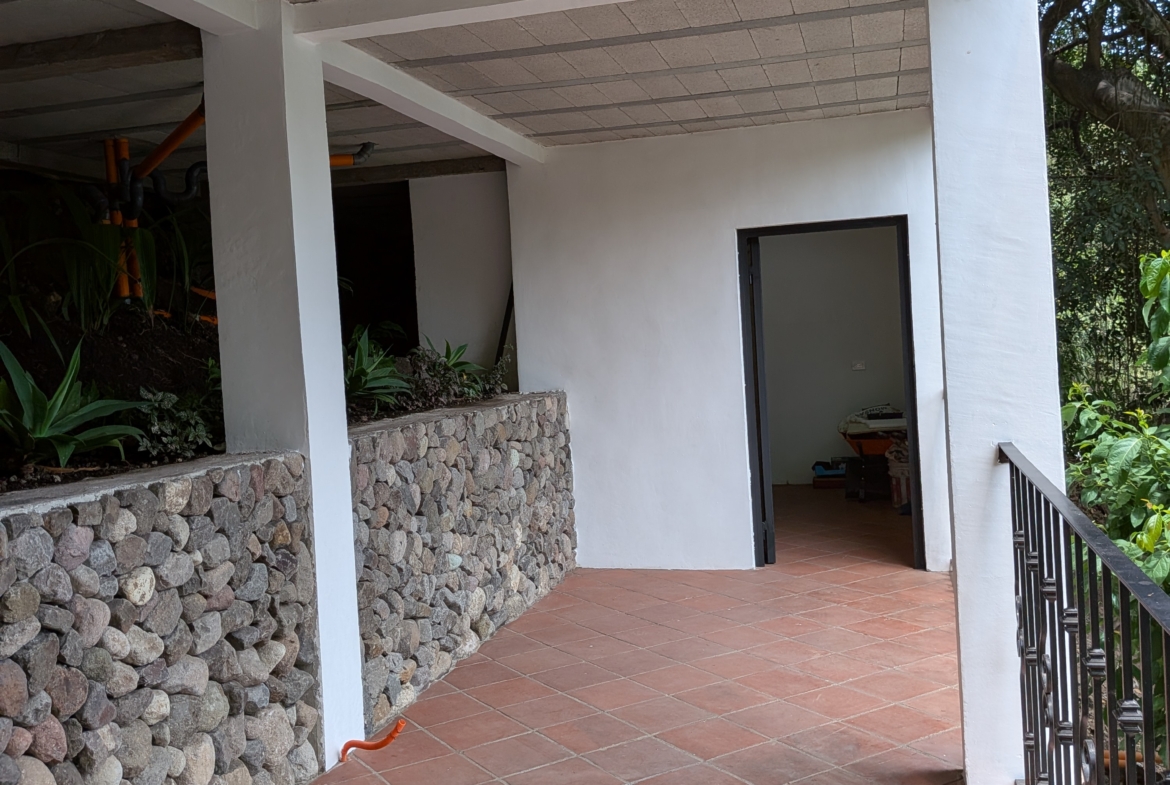 New house, volcano and lake view close to San Marcos La Laguna