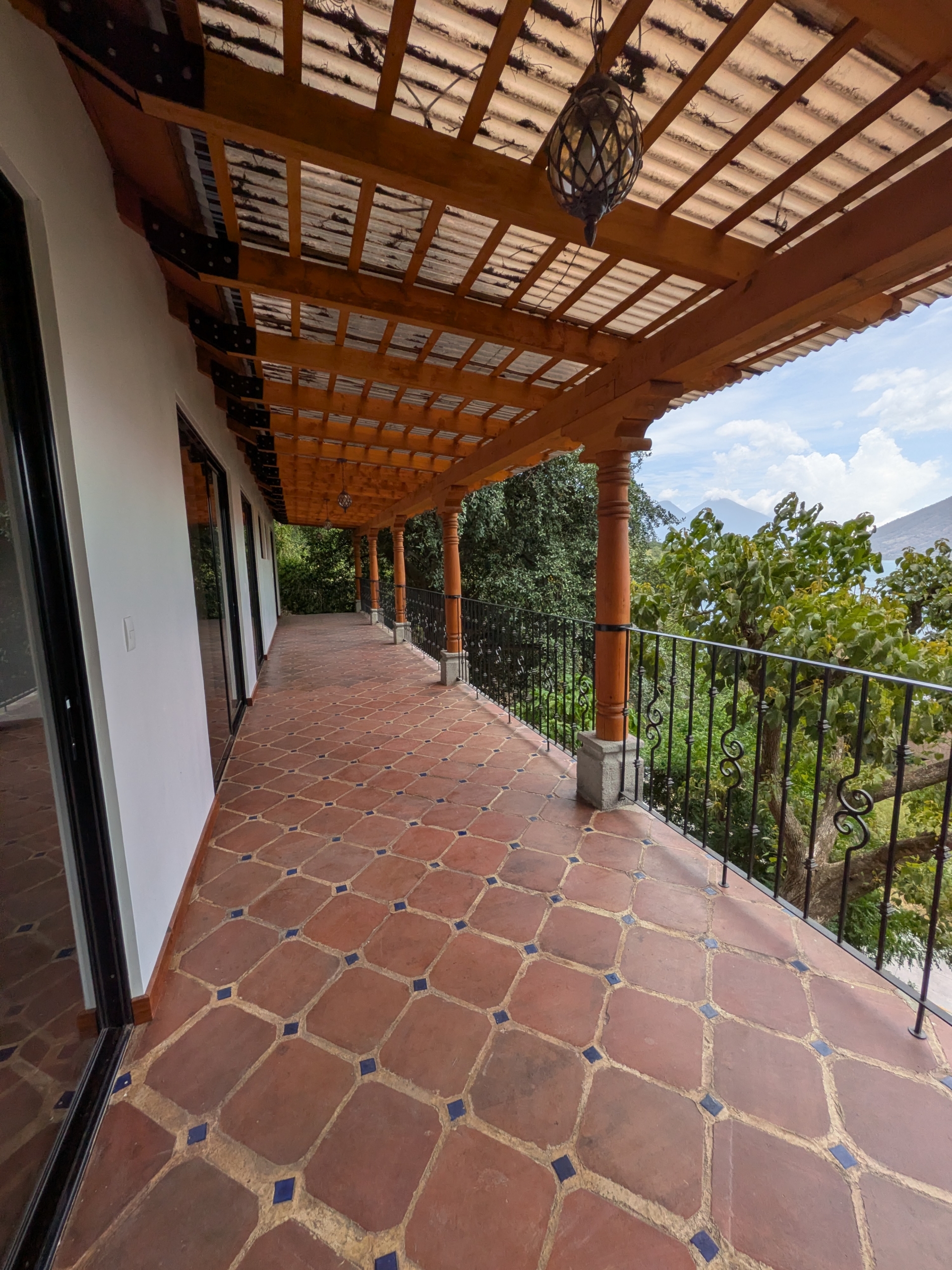 Scott porch New house, volcano and lake view close to San Marcos La Laguna