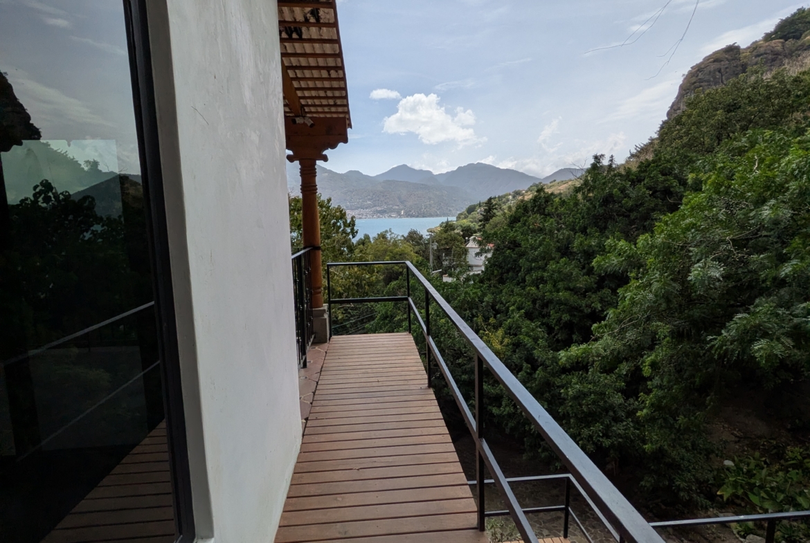 New house, volcano and lake view close to San Marcos La Laguna