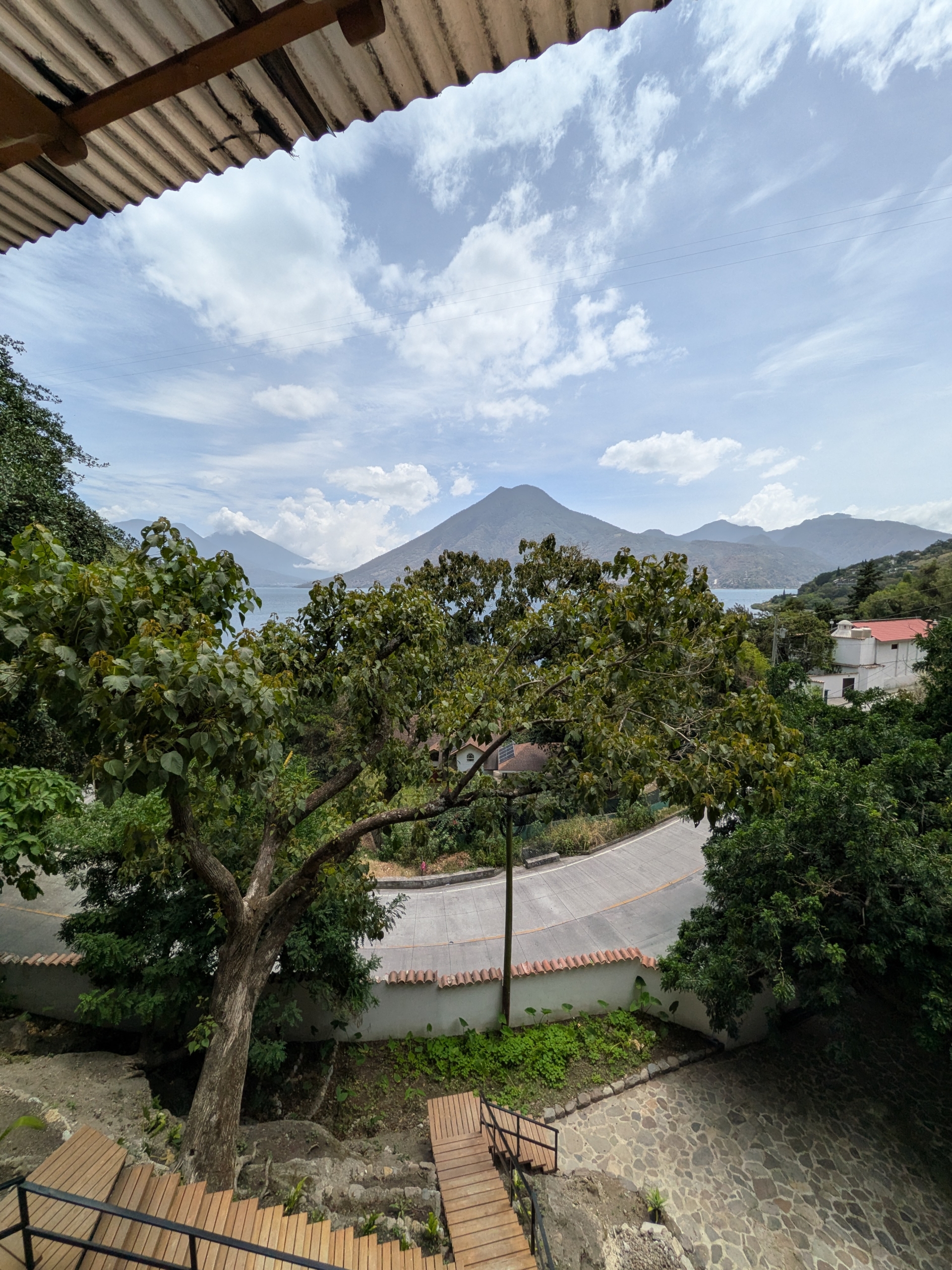 Scott view 2 porch New house, volcano and lake view close to San Marcos La Laguna