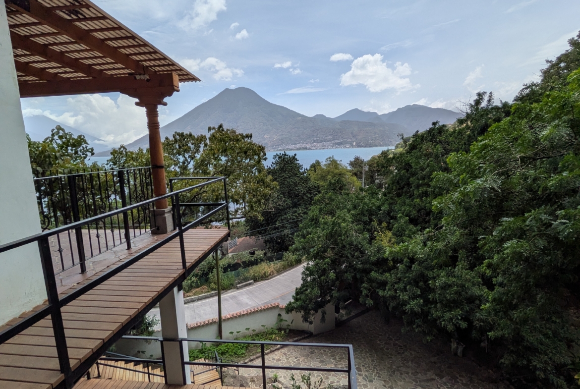 New house, volcano and lake view close to San Marcos La Laguna