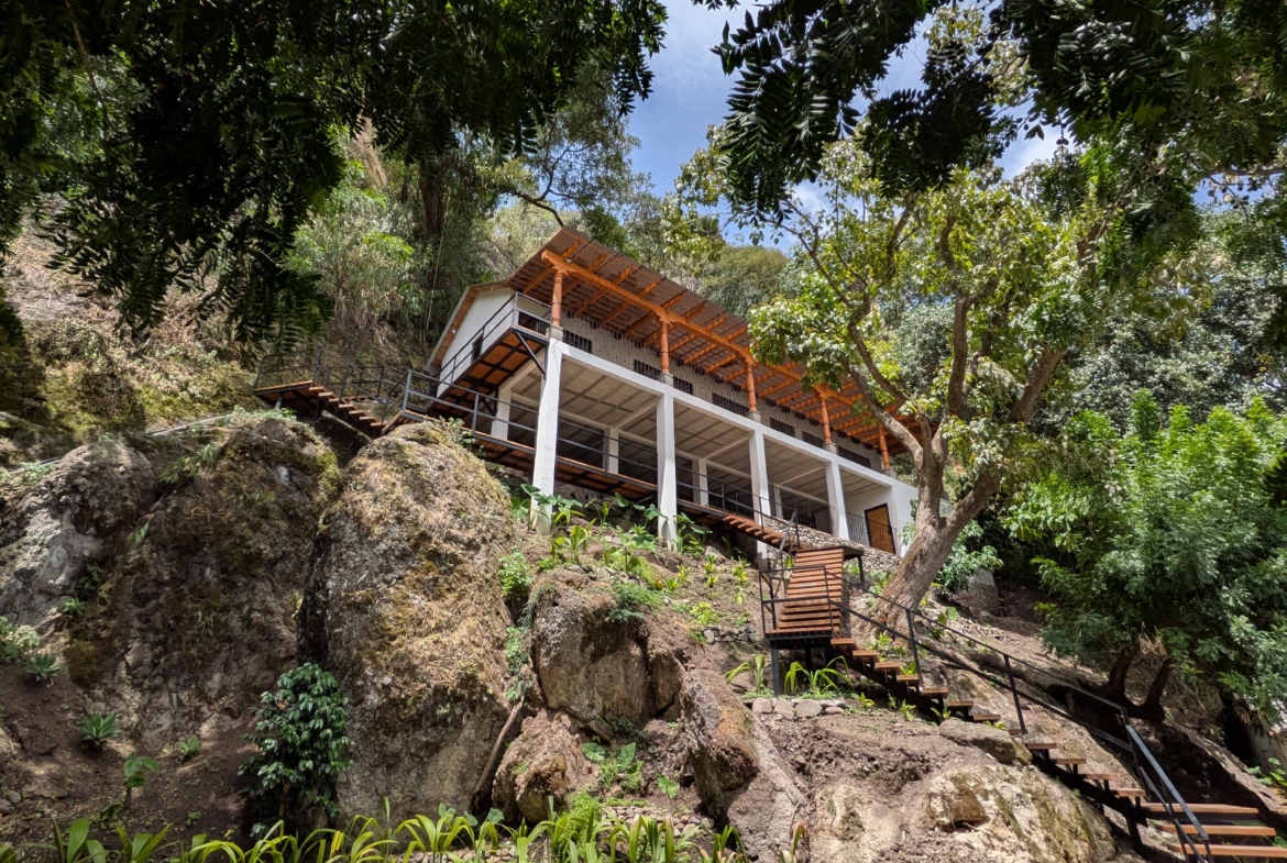 New house, volcano and lake view close to San Marcos La Laguna