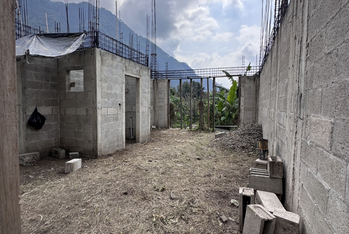 Commercial building with strong potential to finish for sale