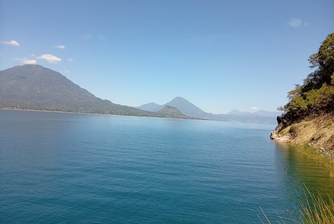 Waterfront lot with car access, prime sector for sale
