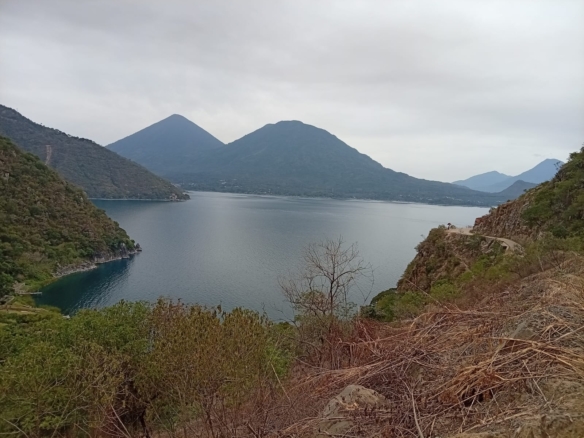 Lot with volcanoes and lake views car access, prime sector, for sale