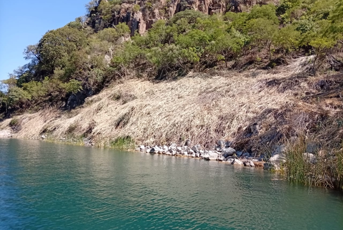 Waterfront lot with car access, prime sector for sale